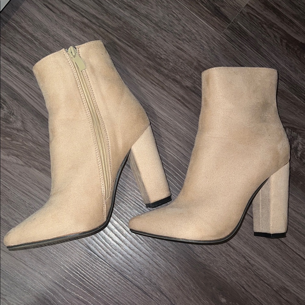 Women's Tan Suede Pointed-Toe Block Heel Ankle Boots
